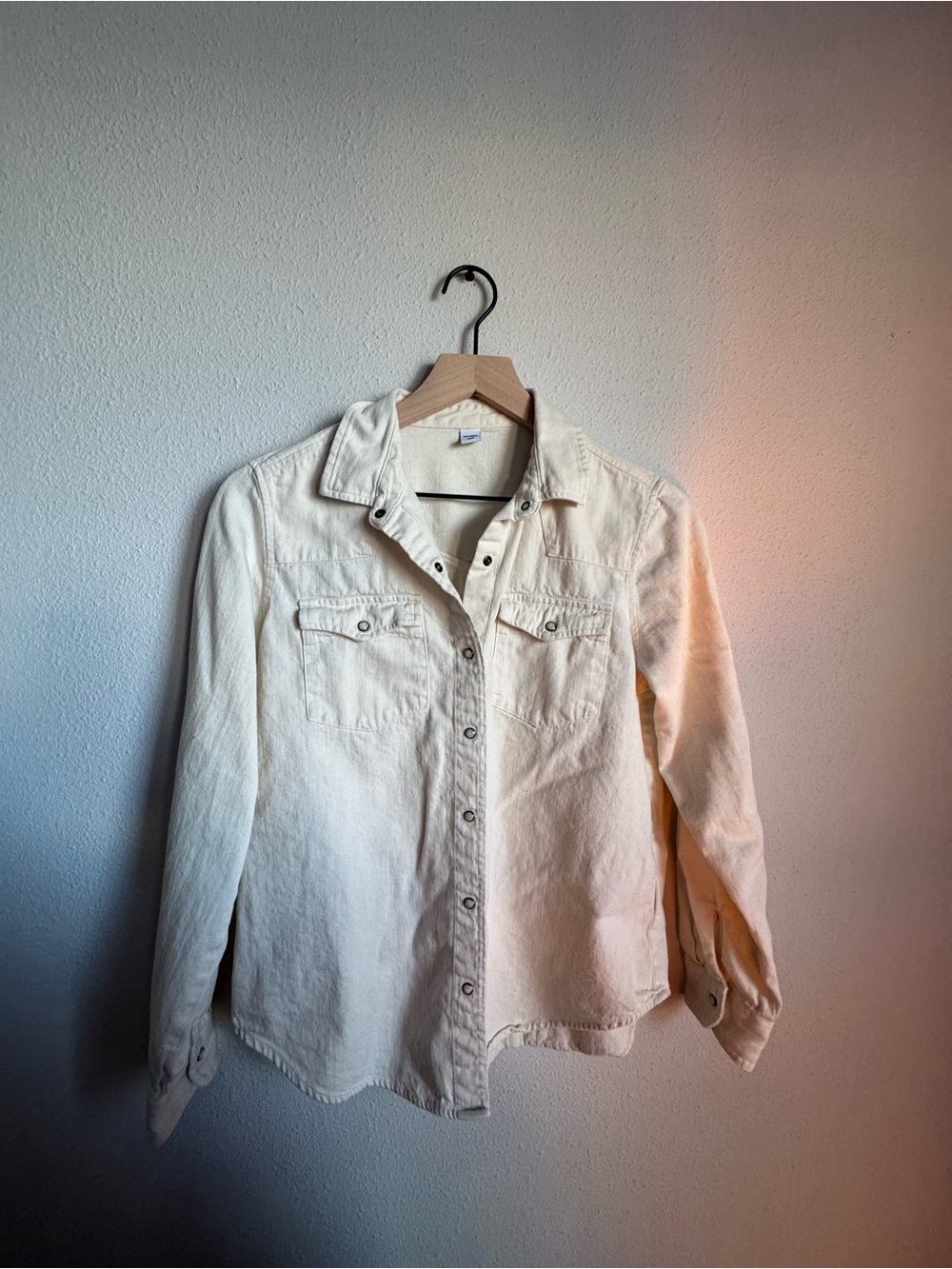 Old Navy Cream Pearl Snap Button-Up Shirt